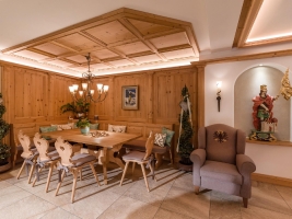 Apartment and Chalet 