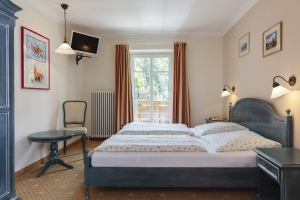 Apartment and Chalet 