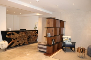 Reception & Lobby 