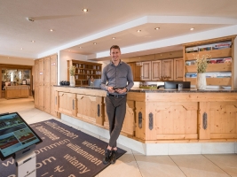 Reception & Lobby 