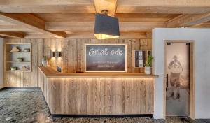 Reception & Lobby 